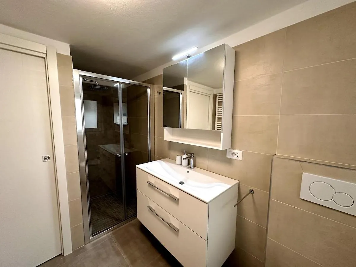 Vle Dante Riccione-Lusso In Centro-Doppio Living Room-2 Camere Matrimoniali Kingsize-Doppia Cucina Professionale-3 Bagni Completi-2 Parcheggi Gratuiti In Garage-250Mt Dal Mare 0*, Riccione Italia