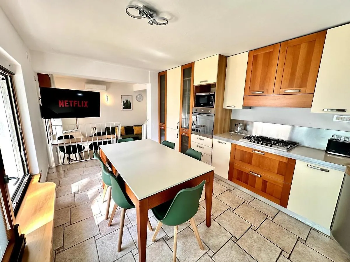 Vle Dante Riccione-Lusso In Centro-Doppio Living Room-2 Camere Matrimoniali Kingsize-Doppia Cucina Professionale-3 Bagni Completi-2 Parcheggi Gratuiti In Garage-250Mt Dal Mare Apartamento Riccione