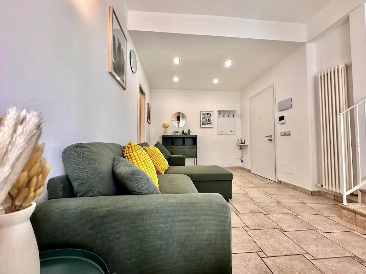 Vle Dante Riccione-Lusso In Centro-Doppio Living Room-2 Camere Matrimoniali Kingsize-Doppia Cucina Professionale-3 Bagni Completi-2 Parcheggi Gratuiti In Garage-250Mt Dal Mare 0*, Riccione Italia