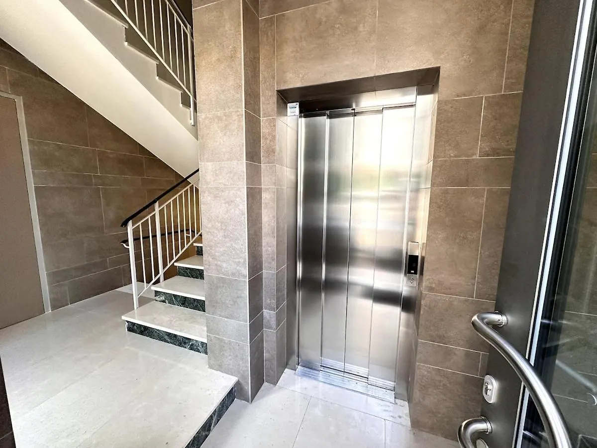 Vle Dante Riccione--Lux Apt--2 Living Room--2 Camere Matrimoniali Kingsize--2 Cucine Professionali--3 Bagni Completi--2 Parcheggi Gratuiti--250Mt Dal Mare Riccione