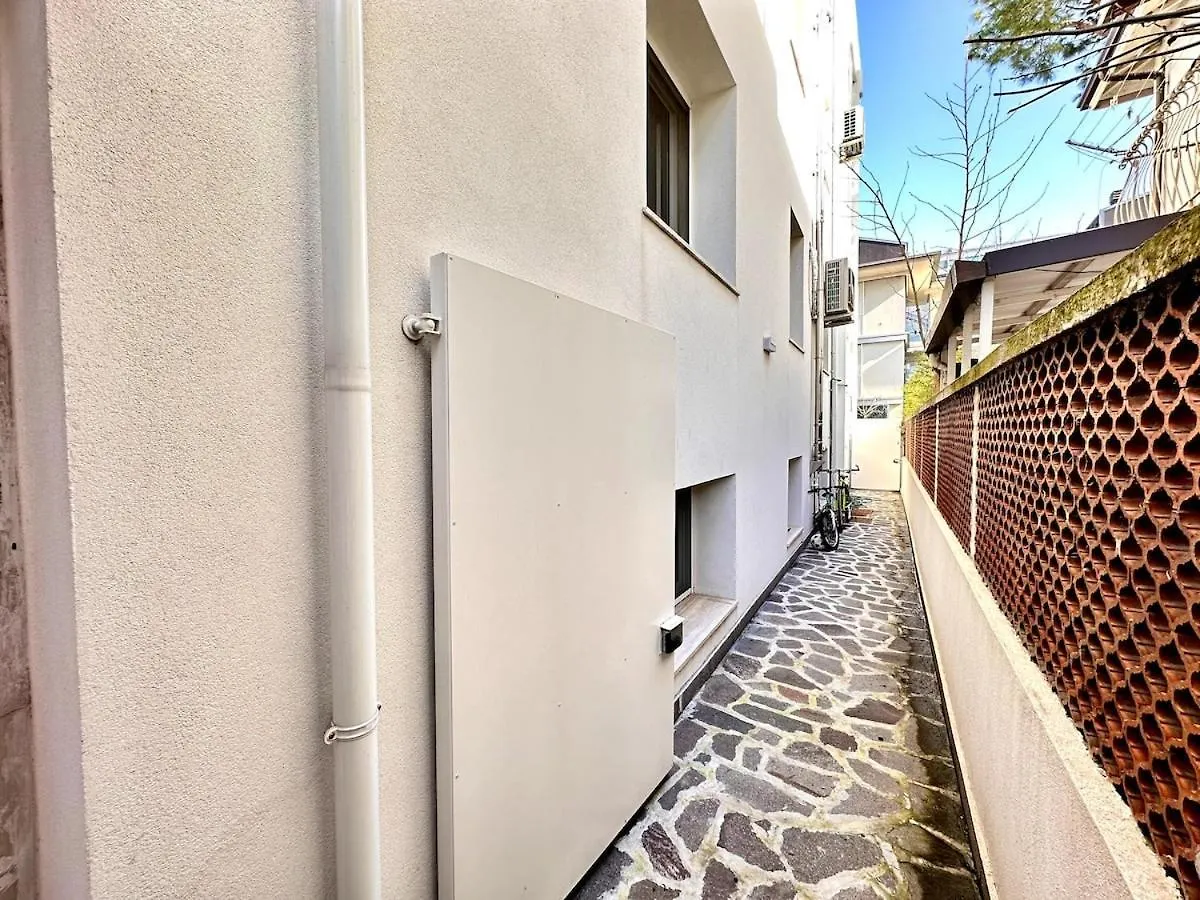 Vle Dante Riccione--Lux Apt--2 Living Room--2 Camere Matrimoniali Kingsize--2 Cucine Professionali--3 Bagni Completi--2 Parcheggi Gratuiti--250Mt Dal Mare 0*, Riccione Italy