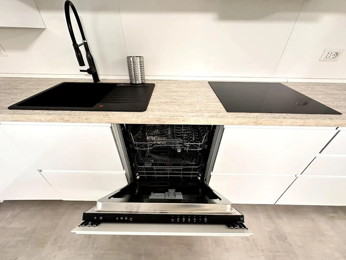 Vle Dante Riccione--Lux Apt--2 Living Room--2 Camere Matrimoniali Kingsize--2 Cucine Professionali--3 Bagni Completi--2 Parcheggi Gratuiti--250Mt Dal Mare Riccione