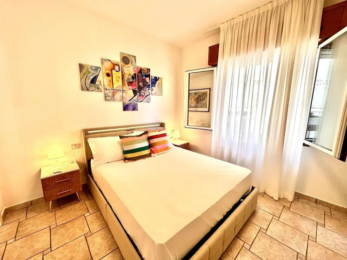 Apartment Vle Dante Riccione--Lux Apt--2 Living Room--2 Camere Matrimoniali Kingsize--2 Cucine Professionali--3 Bagni Completi--2 Parcheggi Gratuiti--250Mt Dal Mare