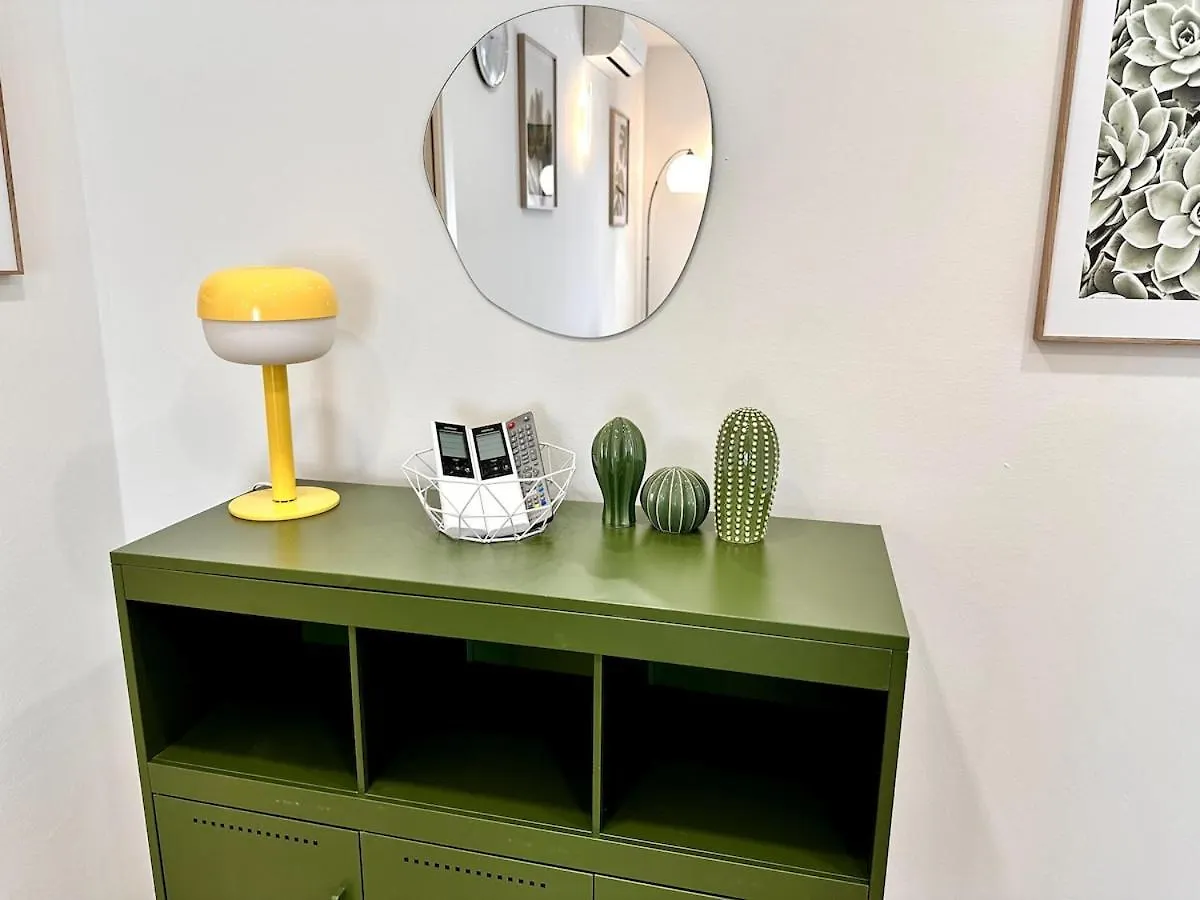 Apartment Vle Dante Riccione--Lux Apt--2 Living Room--2 Camere Matrimoniali Kingsize--2 Cucine Professionali--3 Bagni Completi--2 Parcheggi Gratuiti--250Mt Dal Mare Italy