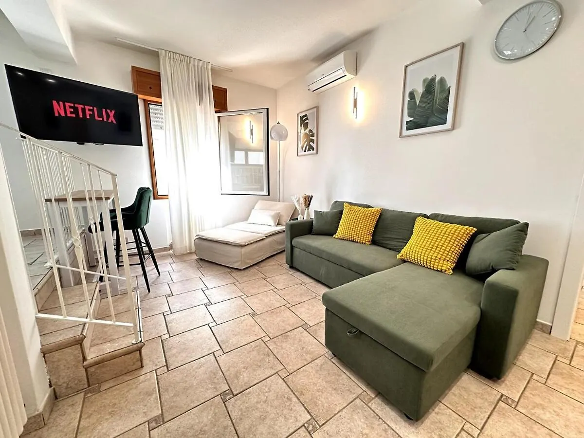 Vle Dante Riccione--Lux Apt--2 Living Room--2 Camere Matrimoniali Kingsize--2 Cucine Professionali--3 Bagni Completi--2 Parcheggi Gratuiti--250Mt Dal Mare Riccione